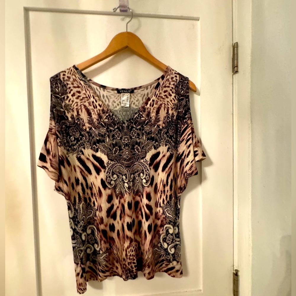 Patterned cold shoulder top